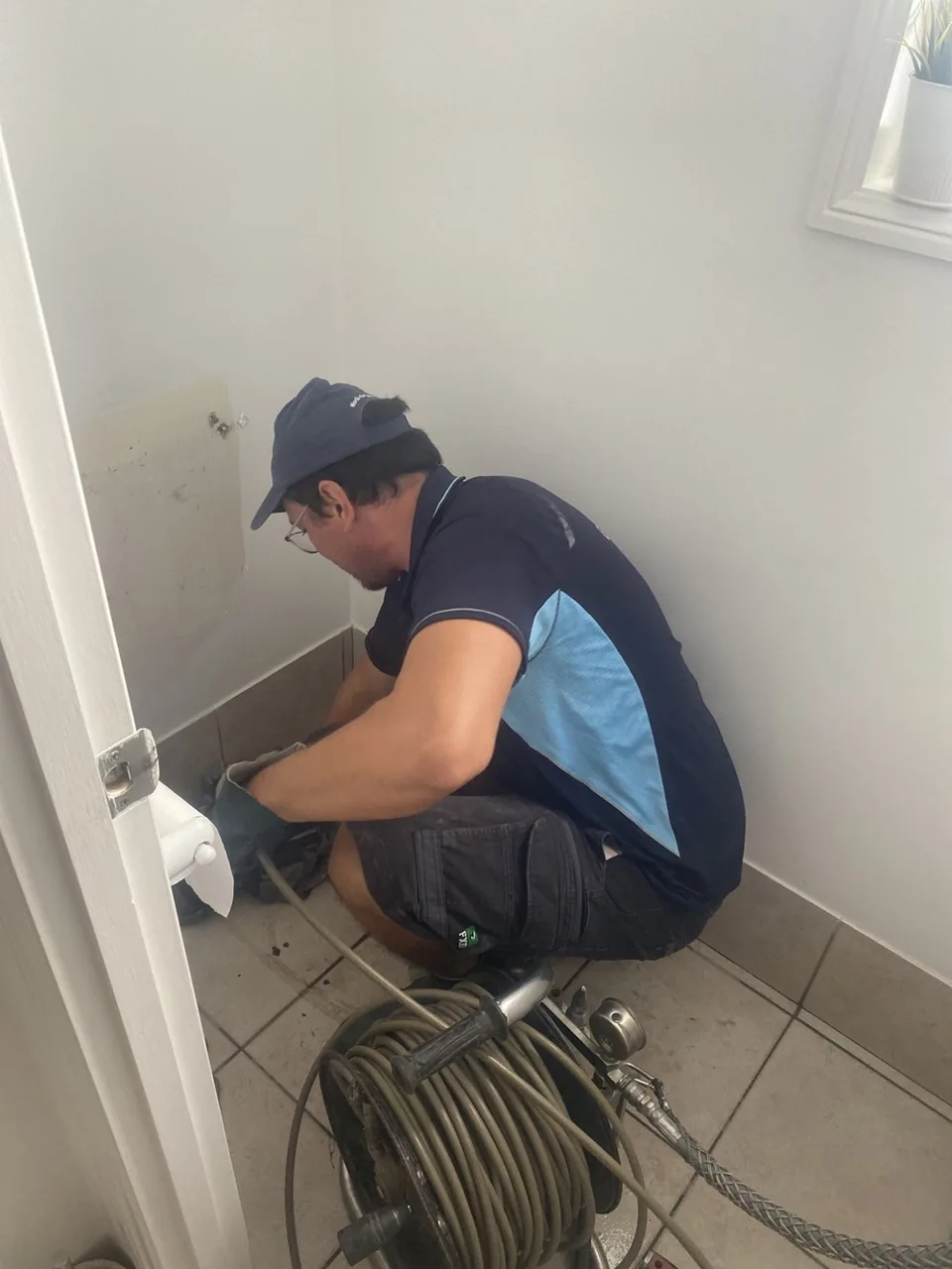 WC, évier, douche, regard extérieur : nous traitons les bouchons qui bloquent vraiment la journée